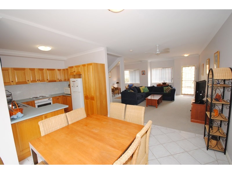 2/22 Ena Street, Terrigal NSW 2260