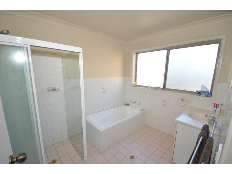 2/227 The Round Drive, Avoca Beach NSW 2251