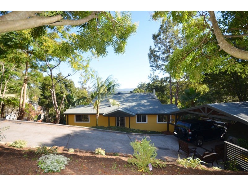 16 Cabbage Tree Ave, Avoca Beach NSW 2251