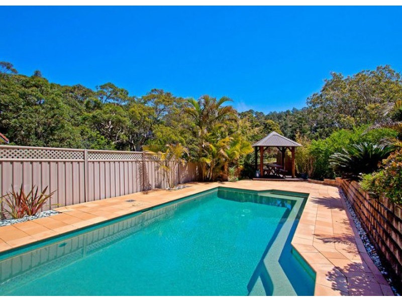 21a Endeavour Dr, Avoca Beach NSW 2251