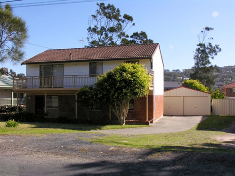 19 Segura Street, Copacabana NSW 2251