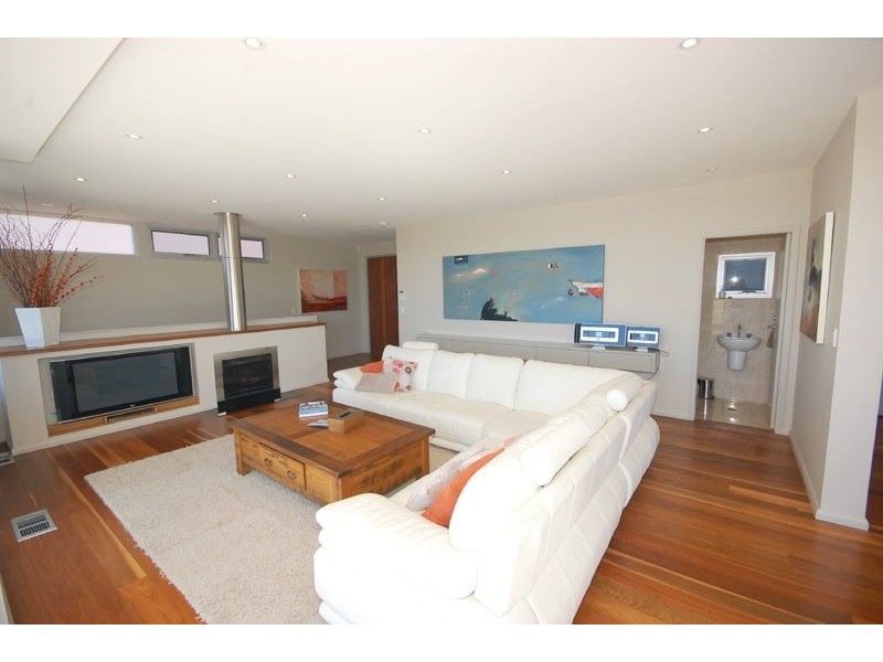 89 Hillside Rd, Avoca Beach NSW 2251