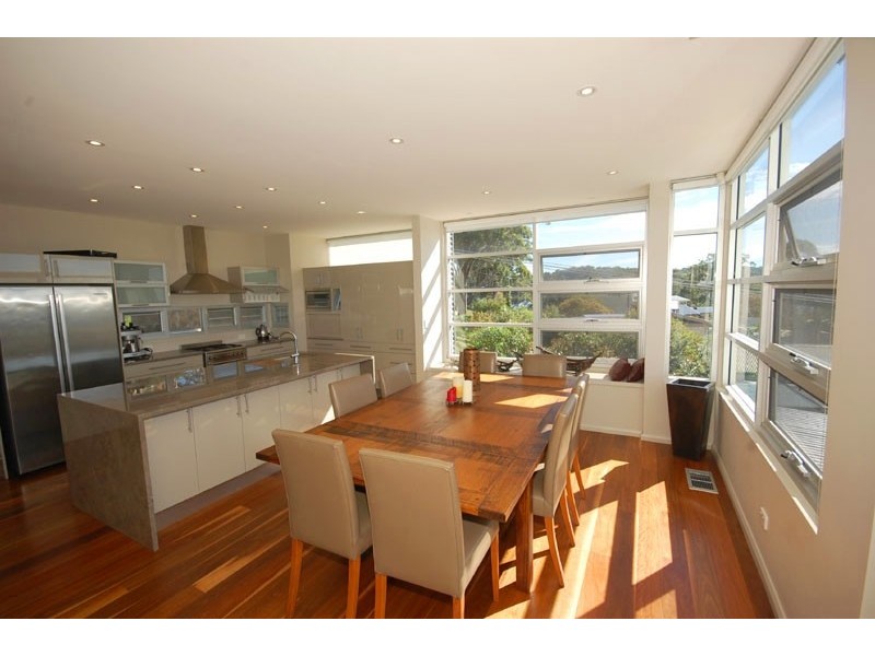 89 Hillside Rd, Avoca Beach NSW 2251