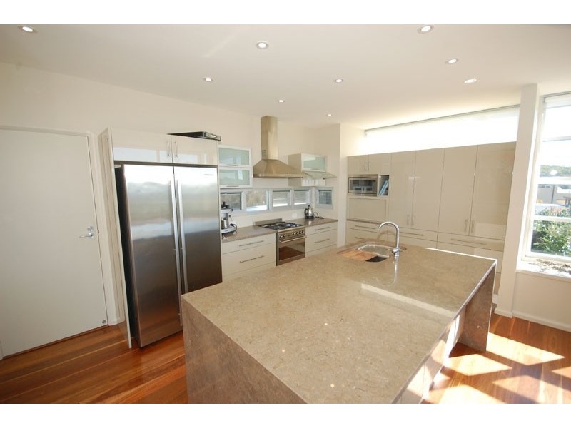 89 Hillside Rd, Avoca Beach NSW 2251