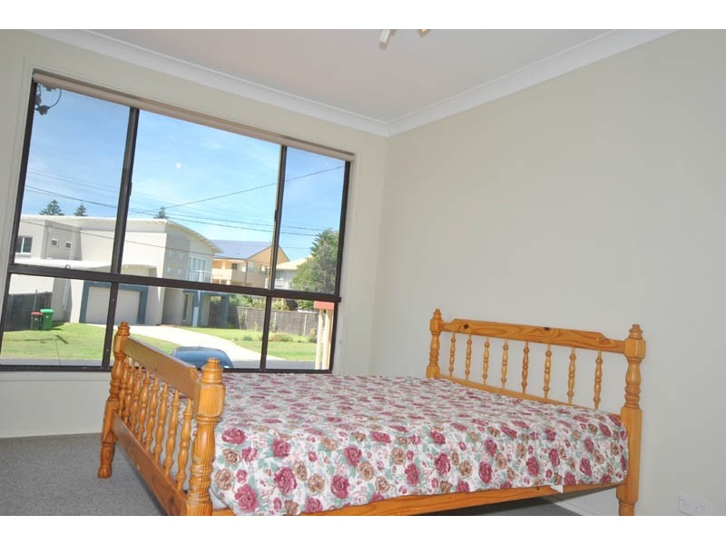 1/6 Del Mar Drive, Copacabana NSW 2251