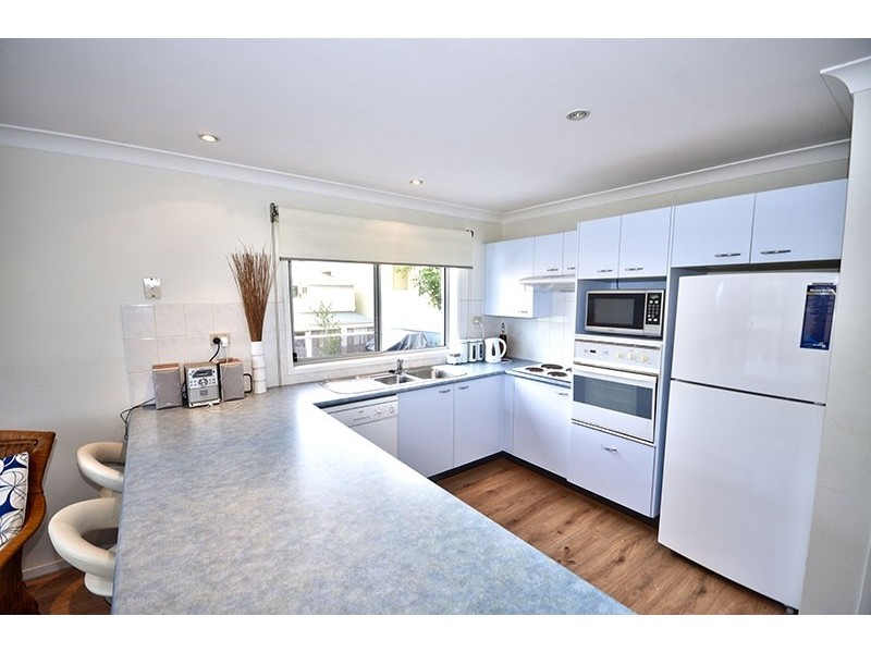 1/4 Ficus Avenue, Avoca Beach NSW 2251