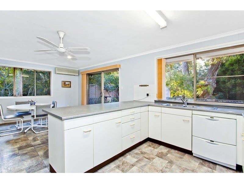 25 Hillside Rd, Avoca Beach NSW 2251