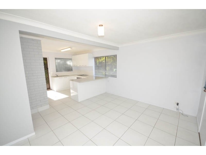 2/4 Walder Cr, Avoca Beach NSW 2251