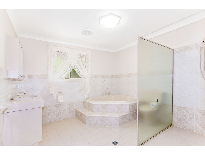 39 Ascot Ave, Avoca Beach NSW 2251