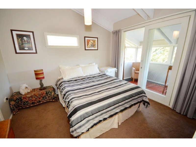 36 Warren Avenue, Avoca Beach NSW 2251