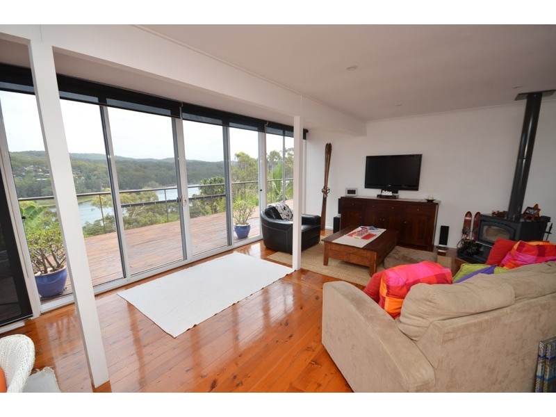 152 Copacabana Drive, Copacabana NSW 2251