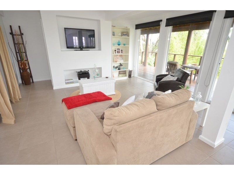 152 Copacabana Drive, Copacabana NSW 2251