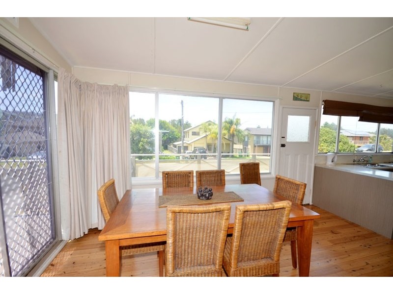 25 Ensenada Rd, Copacabana NSW 2251