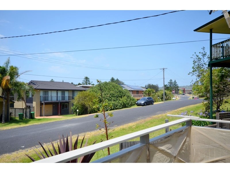 25 Ensenada Rd, Copacabana NSW 2251