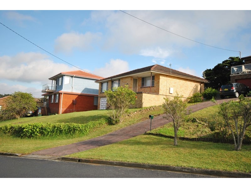14 Helen Dr, Copacabana NSW 2251