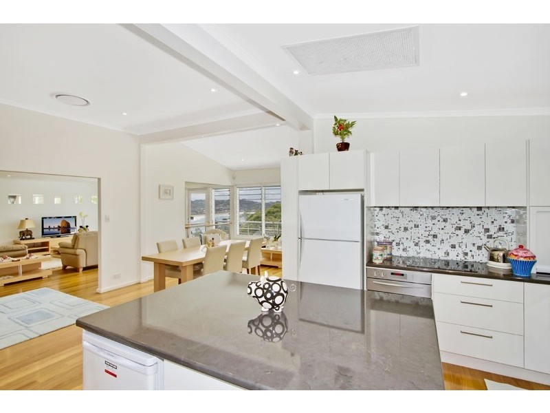 38 Fairscene Cr, Avoca Beach NSW 2251
