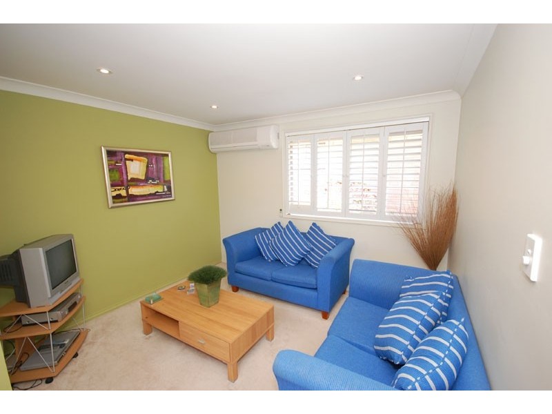 2/7 Smillie Avenue, Terrigal NSW 2260