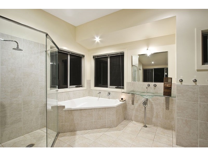 61 Surfrider Avenue, North Avoca NSW 2260