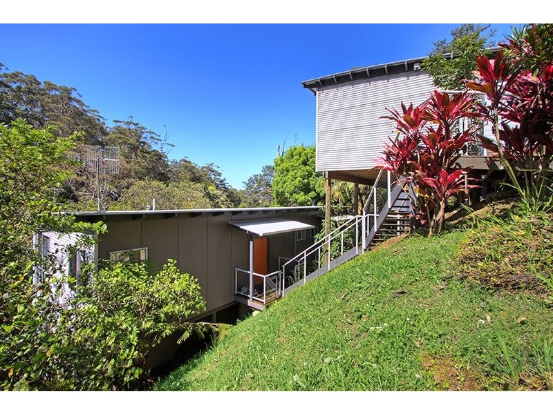 61 Surfrider Avenue, North Avoca NSW 2260