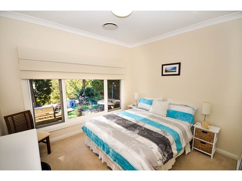 16 Endeavour Drive, Avoca Beach NSW 2251