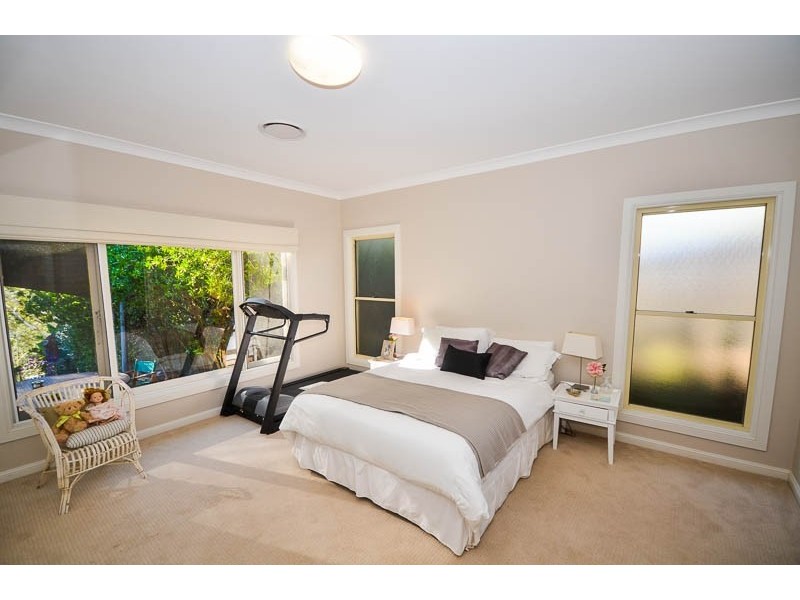 16 Endeavour Drive, Avoca Beach NSW 2251