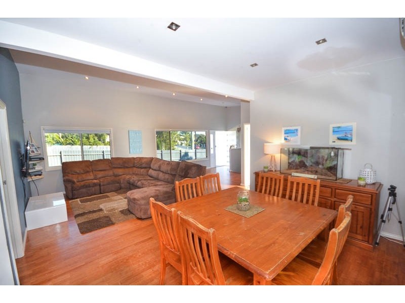 16 Segura St, Copacabana NSW 2251
