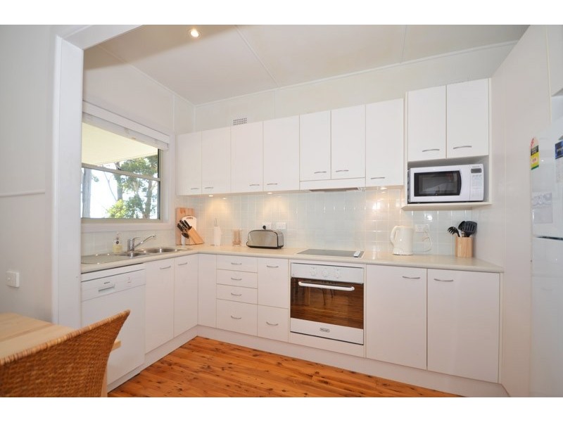 37 Ascot Ave, Avoca Beach NSW 2251