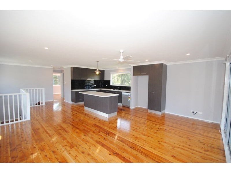 90 Del Rio Drive, Copacabana NSW 2251