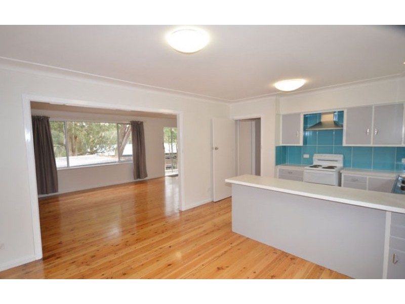 90  The Round Drive, Avoca Beach NSW 2251