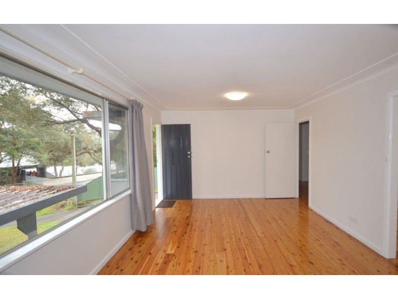 90  The Round Drive, Avoca Beach NSW 2251