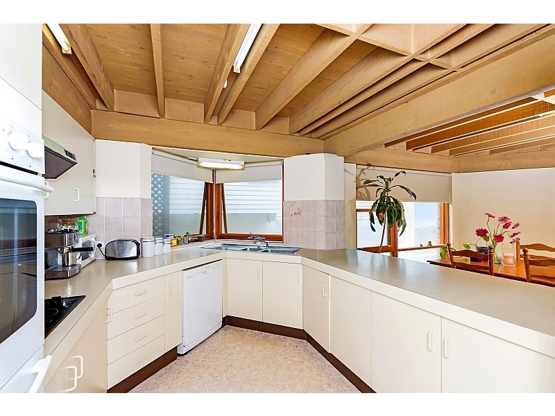 135 Avoca Drive, Avoca Beach NSW 2251