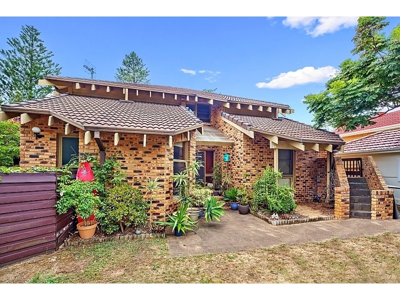 135 Avoca Drive, Avoca Beach NSW 2251