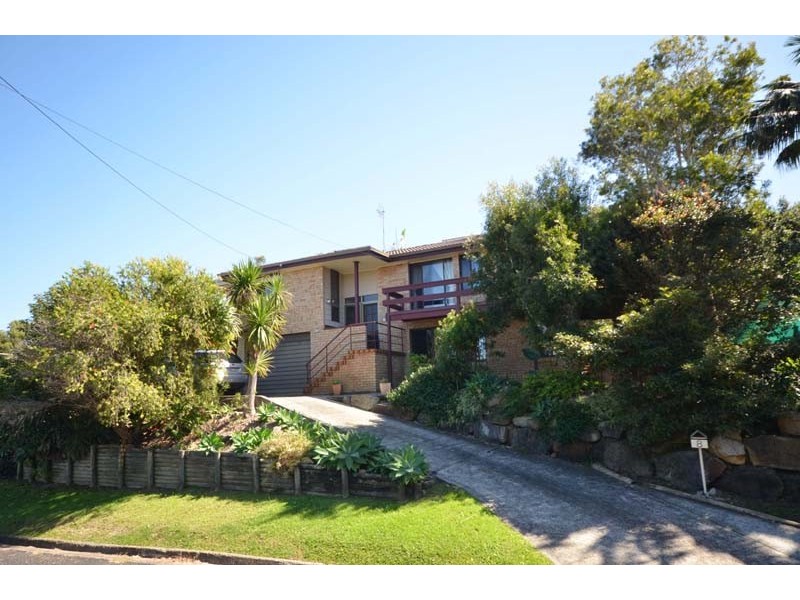 8 Circulo Drive, Copacabana NSW 2251