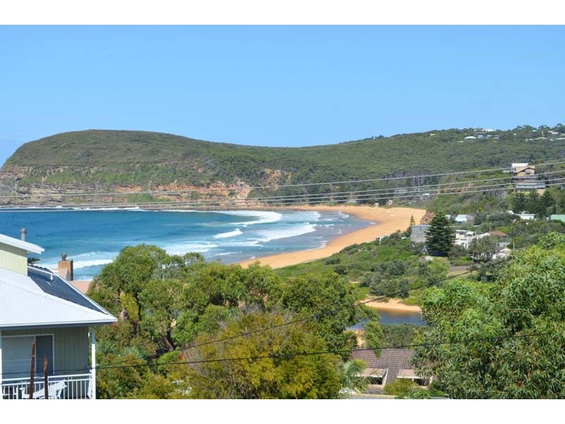 8 Circulo Drive, Copacabana NSW 2251