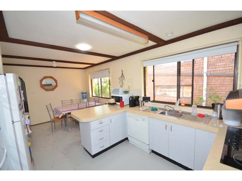 8 Circulo Drive, Copacabana NSW 2251