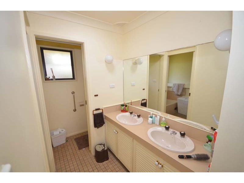 8 Circulo Drive, Copacabana NSW 2251