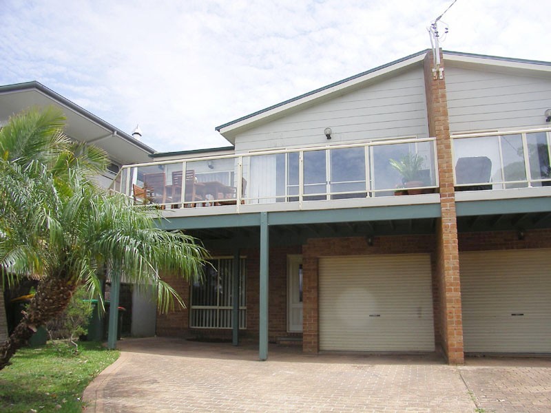14 Warren Avenue, Avoca Beach NSW 2251
