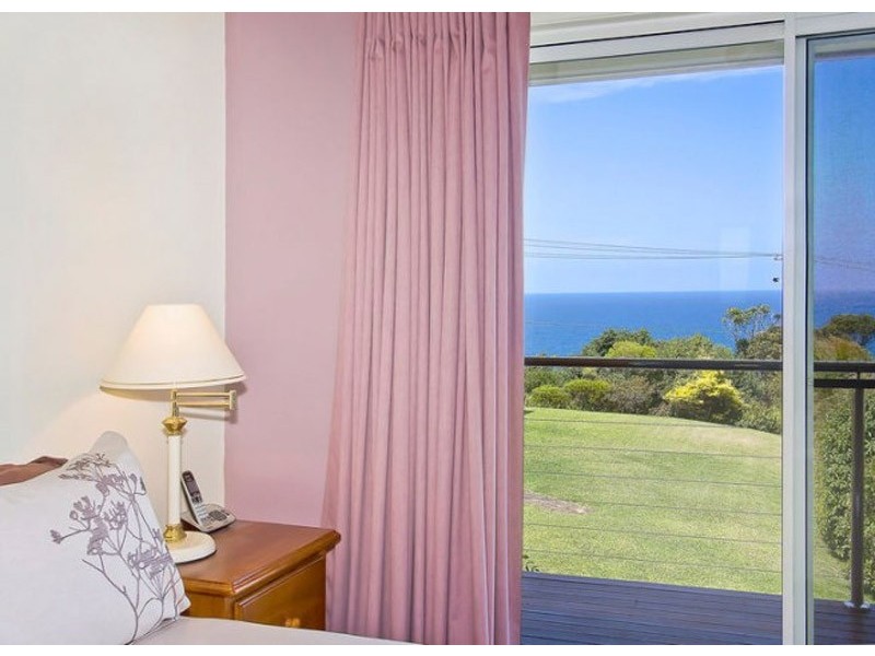 21a Endeavour Dr, Avoca Beach NSW 2251