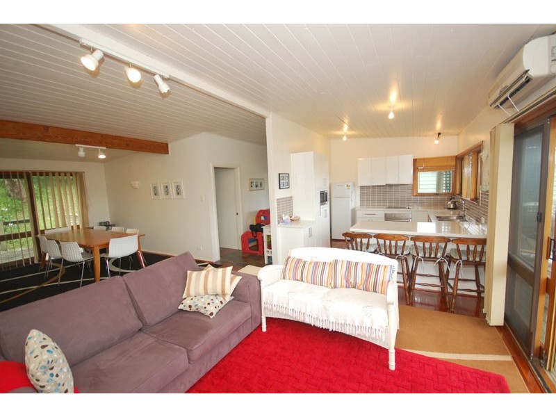 2/131 Copacabana Drive, Copacabana NSW 2251