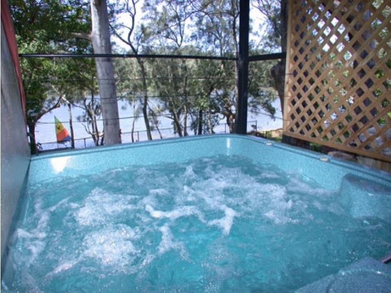 297a The Round Drive, Avoca Beach NSW 2251