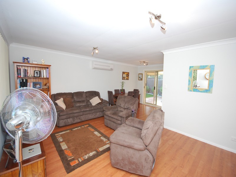 2/1 Truscott Ave, Kariong NSW 2250