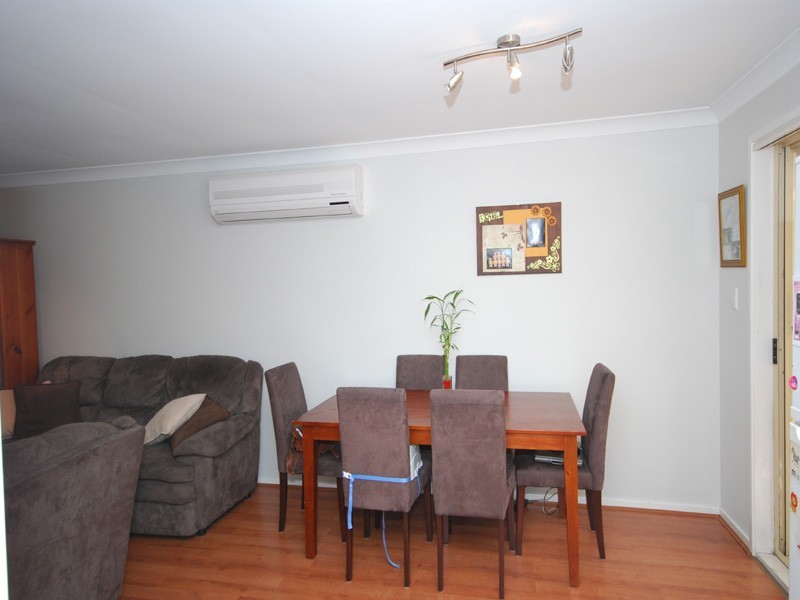 2/1 Truscott Ave, Kariong NSW 2250