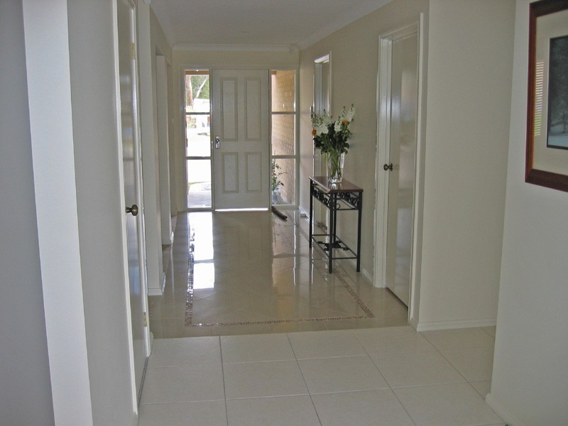 9 Geoffrey Jospeh Cl, Kariong NSW 2250