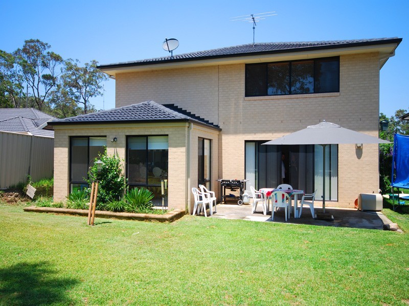 9 Geoffrey Jospeh Cl, Kariong NSW 2250