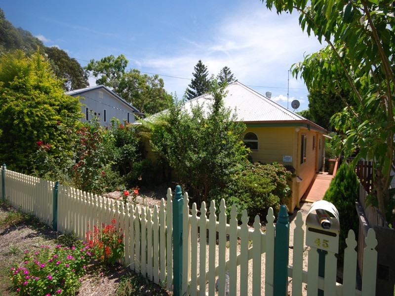 45 Taylor St, Woy Woy Bay NSW 2256