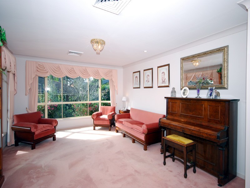 17 Graham Pl, Kariong NSW 2250