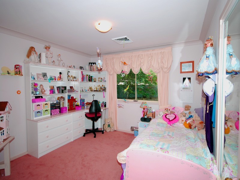 17 Graham Pl, Kariong NSW 2250