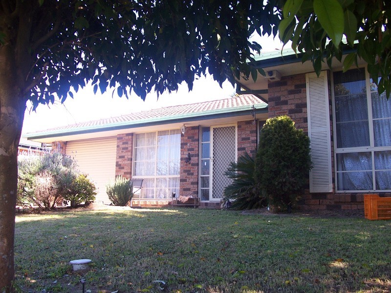 8 MARSHALL CL, Kariong NSW 2250