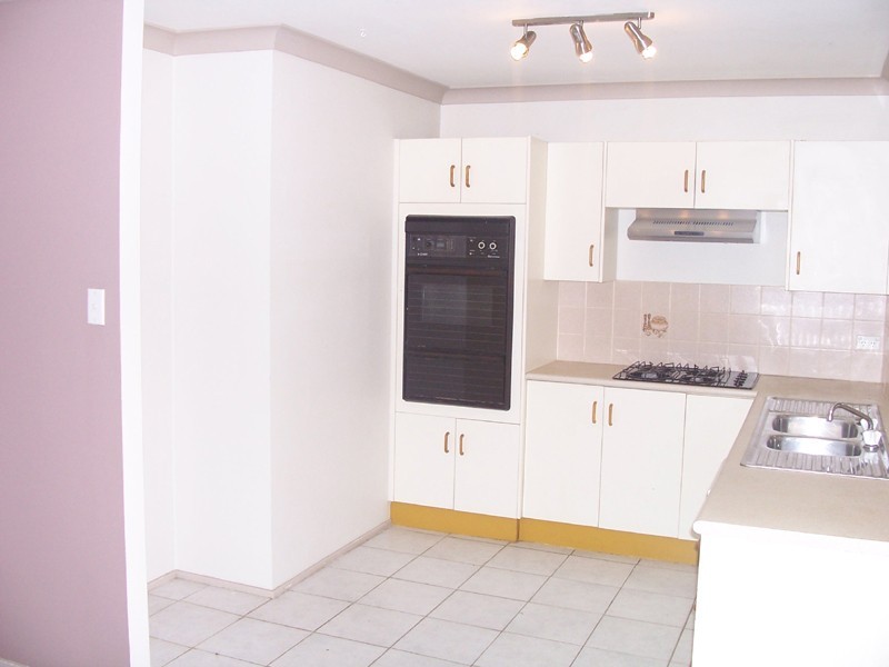 4 WHITEHEAD CL, Kariong NSW 2250