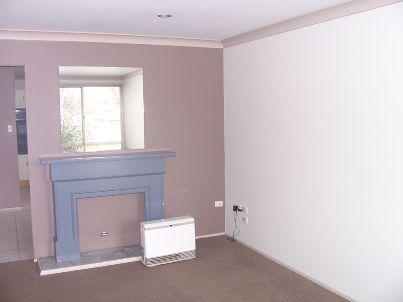 4 WHITEHEAD CL, Kariong NSW 2250